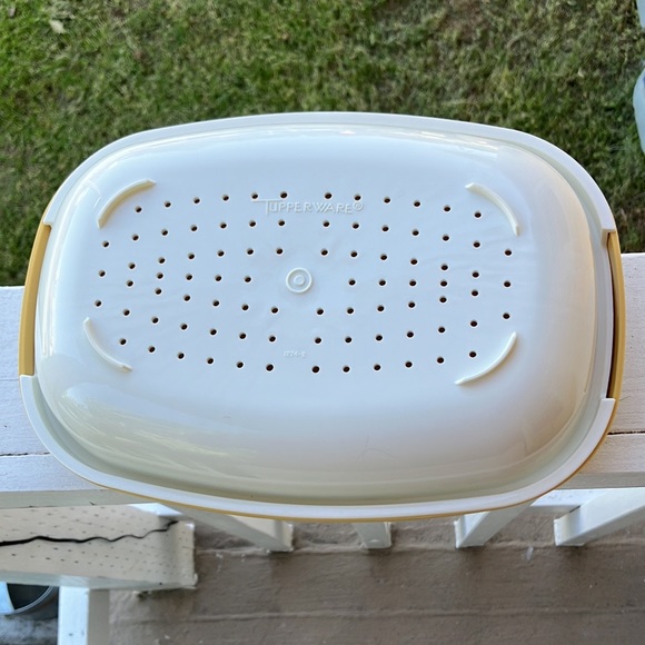 Tupperware - Picture 3 of 10